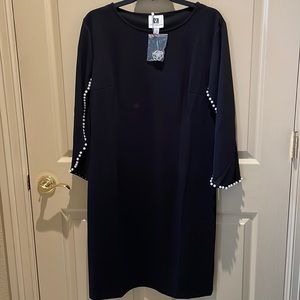Vicky & Lucas Black Dress sL, pearl accents on both sleeves BNWT